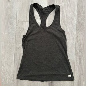 Vuori racerback tank / XS / Heather grey